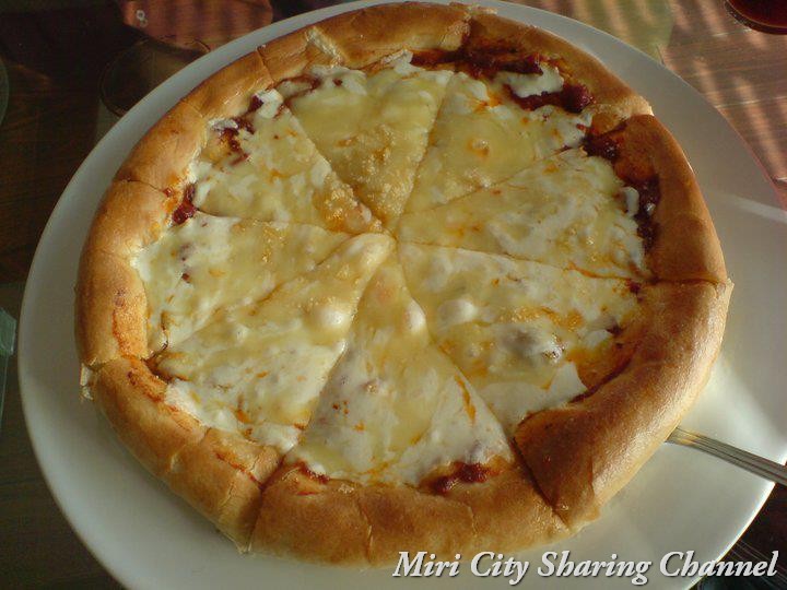 Triple Cheese Pizza