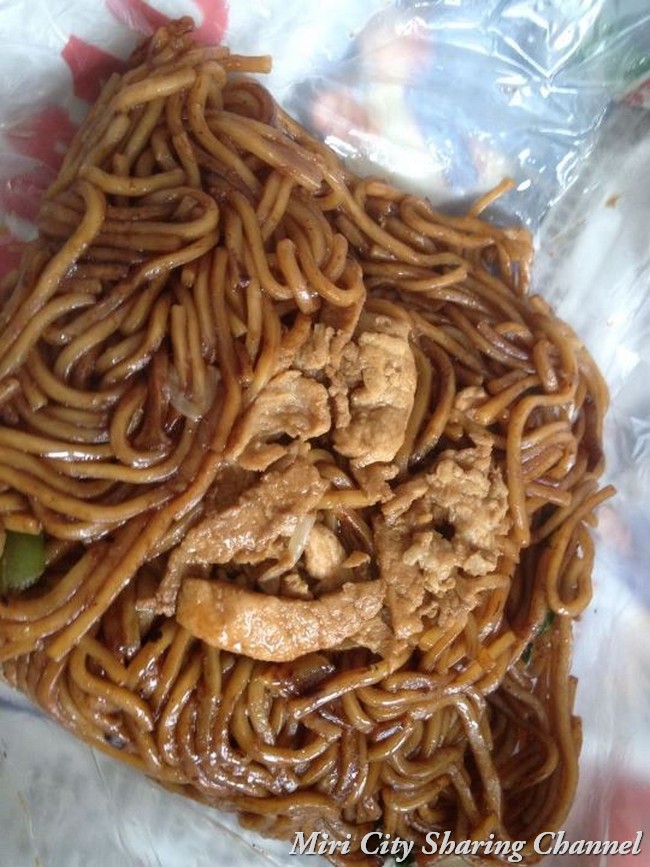 Char Mee (Fried Noodles) at Open Air Market Miri