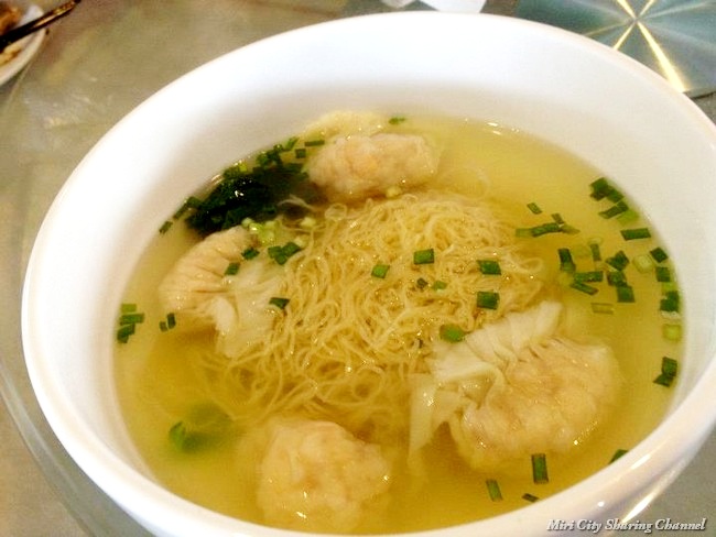 HK Noodle with prawn dumpling soup