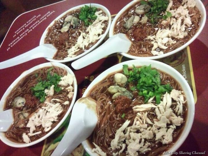 Handmade Oyster Mee Sua (蚵仔面线)