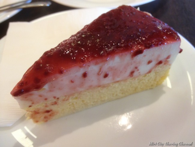 Raspberry Cheese cake