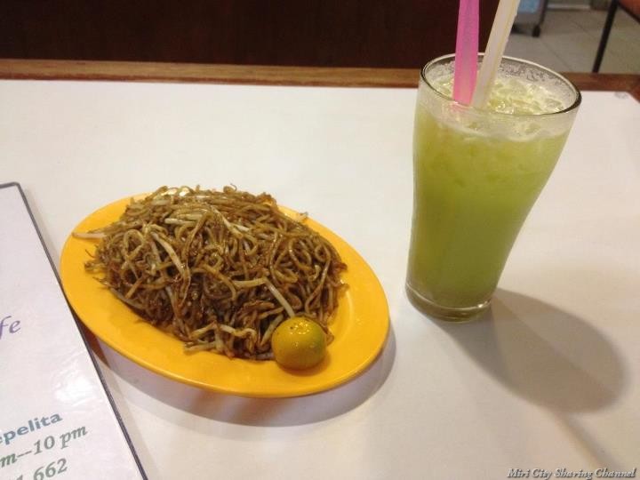 Sambal Mee and Kedondong Juice at Pizza & Pasta PP Cafe Pelita