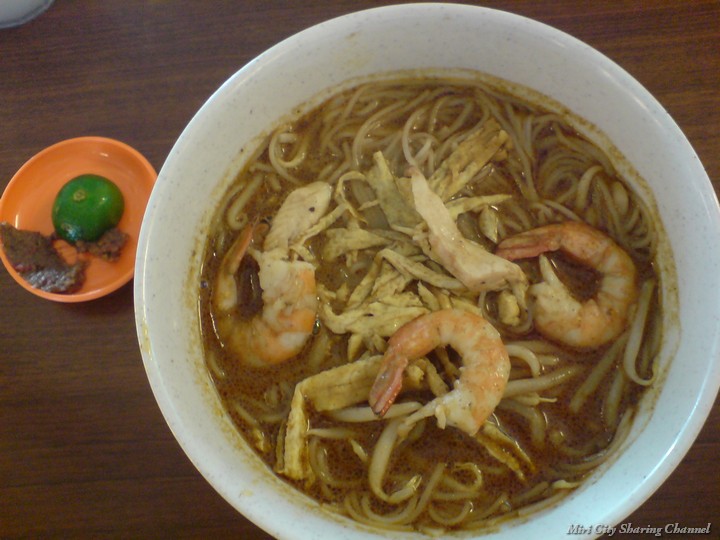 Chicken Prawn Laksa