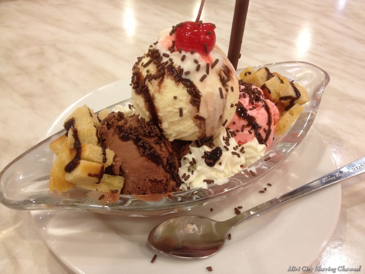 Muffin Submarine (Sweet Indulgence)