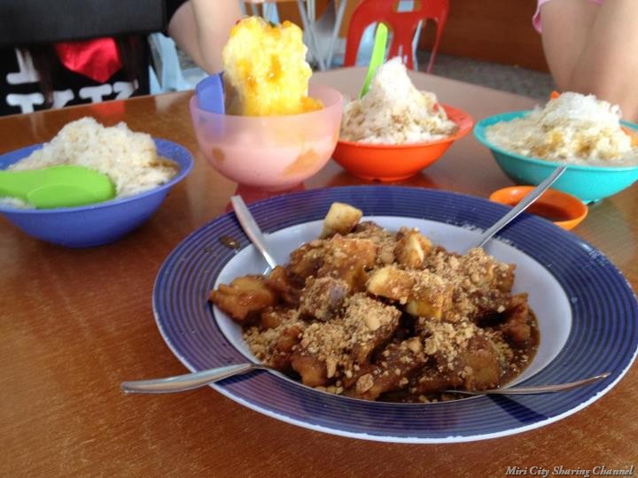 Desserts at Pujut 2 Cold Drinks Shop