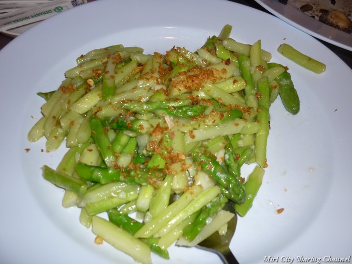 Fried Asparagus with Garlic