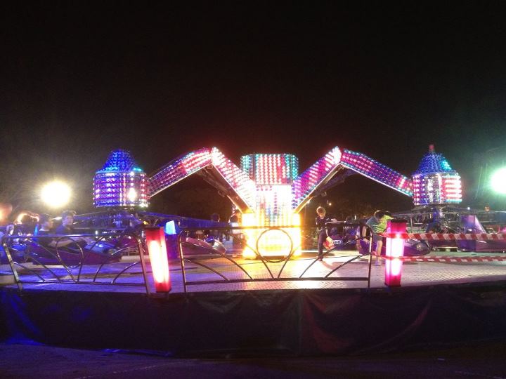 Turning and spinning ride