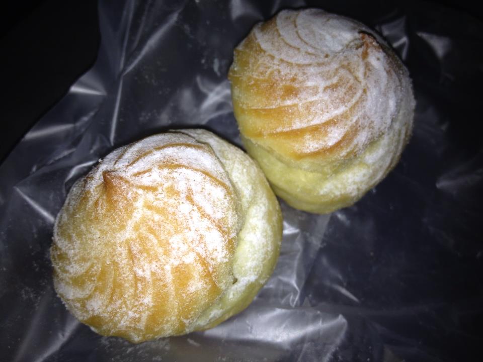 Cream puffs at Welton Bakery