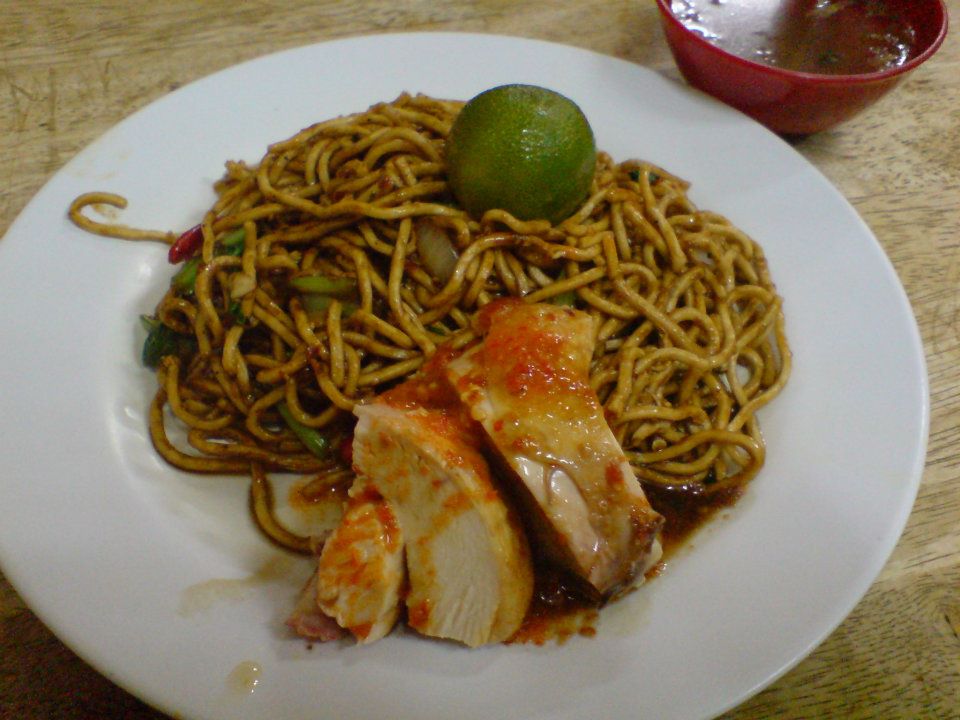 Mee Goreng Ayam Pedas