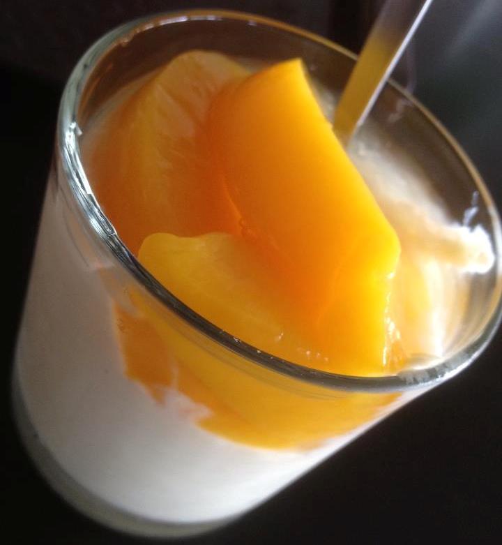 Yogurt Peach Topping at Pete’s Deli Miri