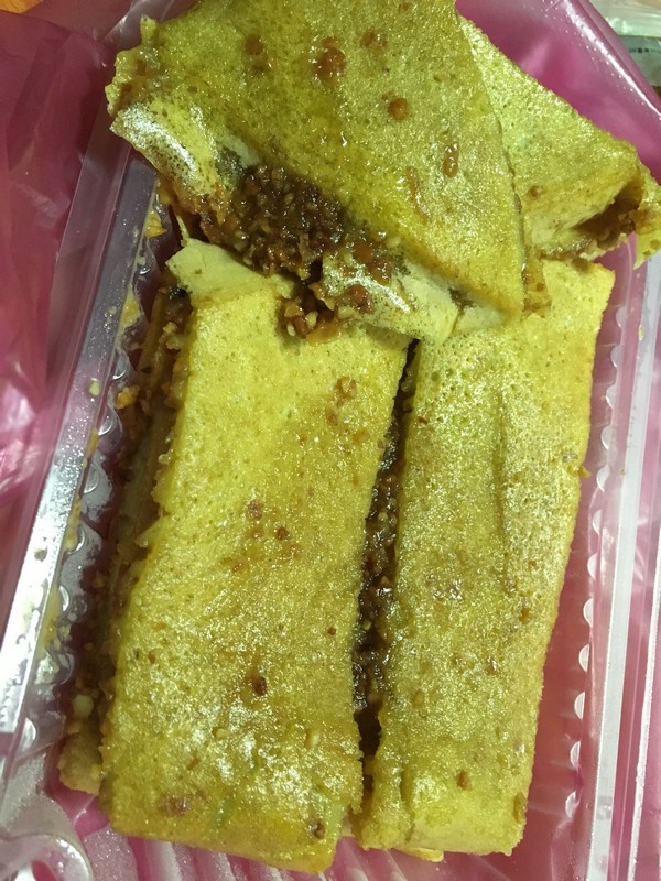 Famous Apam Balik in Saberkas Night Market Miri! MUST TRY 